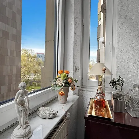 Zentrale Mit Balkon Fuer 10 Gaeste 슈투트가르트