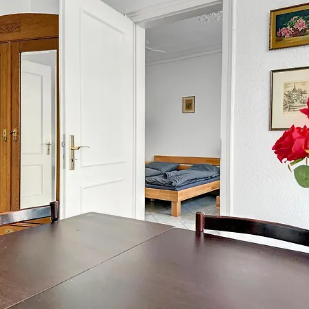 Zentrale Mit Balkon Fuer 10 Gaeste