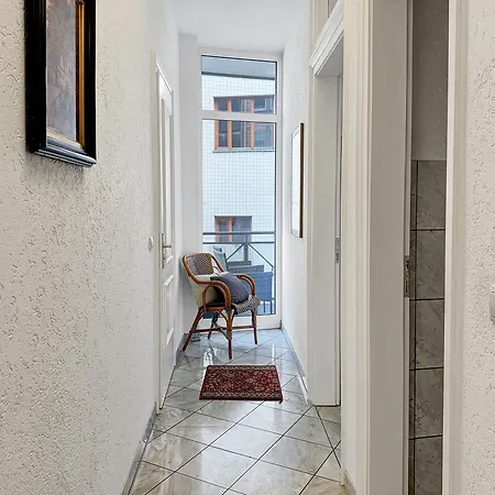 Zentrale Mit Balkon Fuer 10 Gaeste 아파트 슈투트가르트