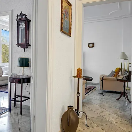 Zentrale Mit Balkon Fuer 10 Gaeste 슈투트가르트