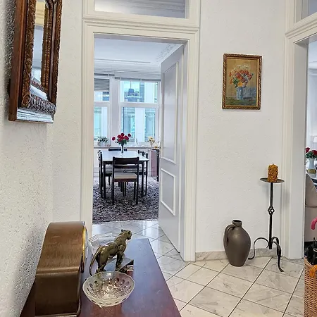 Zentrale Mit Balkon Fuer 10 Gaeste 슈투트가르트