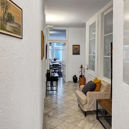 Zentrale Mit Balkon Fuer 10 Gaeste 슈투트가르트