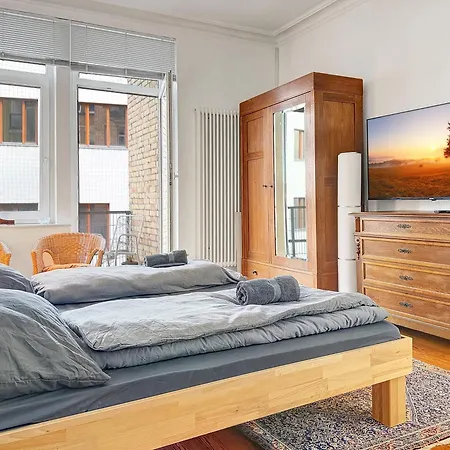 Zentrale Mit Balkon Fuer 10 Gaeste Διαμέρισμα *